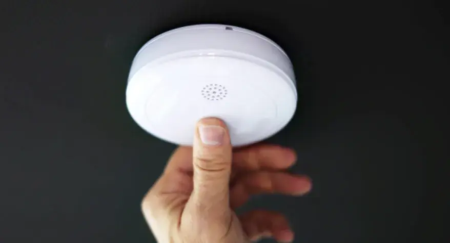 Wired vs Battery Operated Smoke Alarms in Milton Keynes: Which is Best for You?